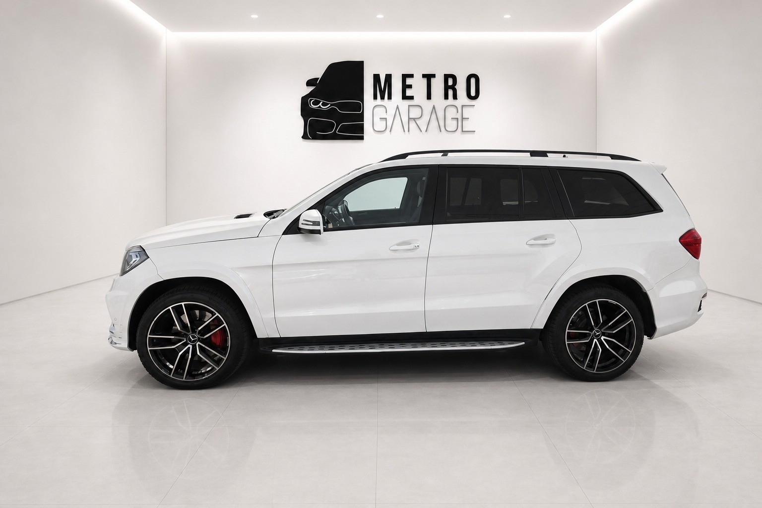 MERCEDES-BENZ GL 350 BlueTEC 4Matic 7G-TRONIC-showroom-element-1