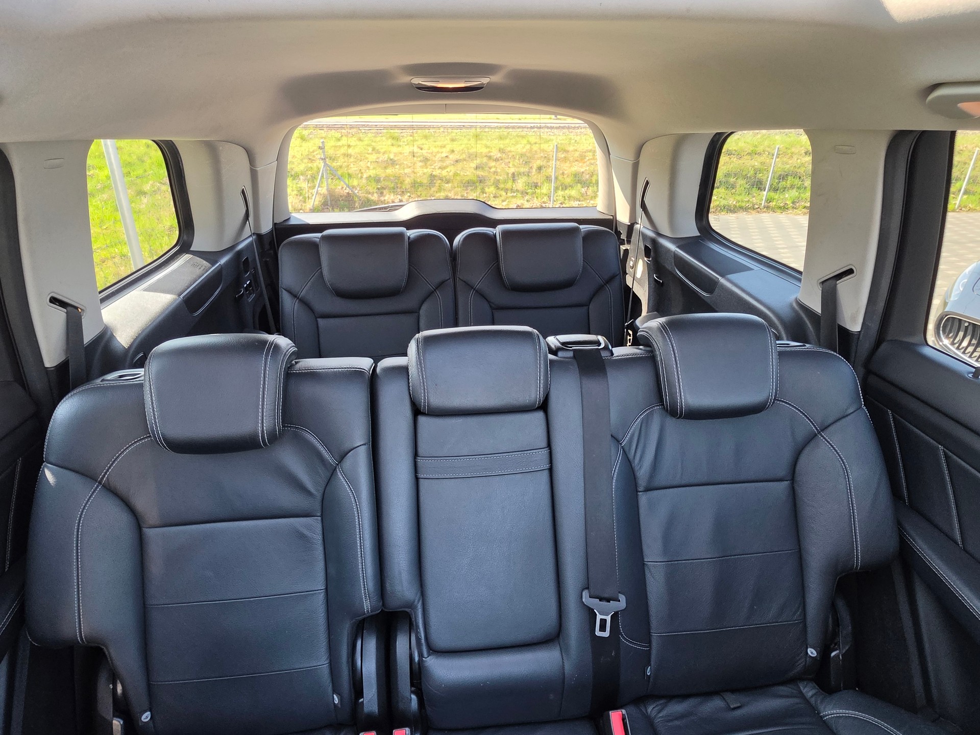 MERCEDES-BENZ GL 350 BlueTEC 4Matic 7G-TRONIC-image-18