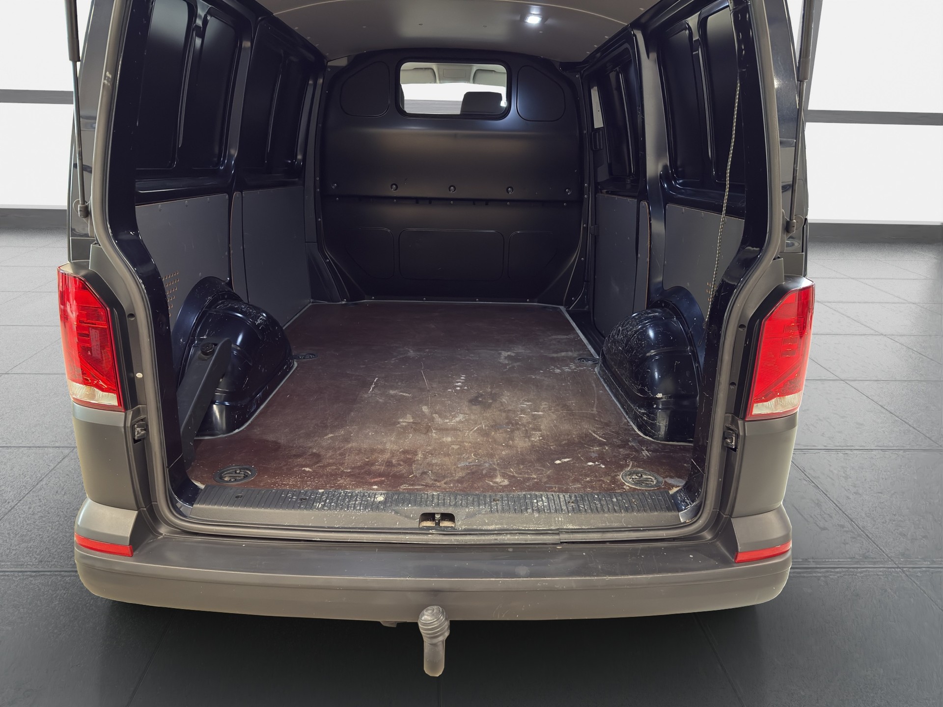 VW T6.1 2.0 TDI Entry-image-9