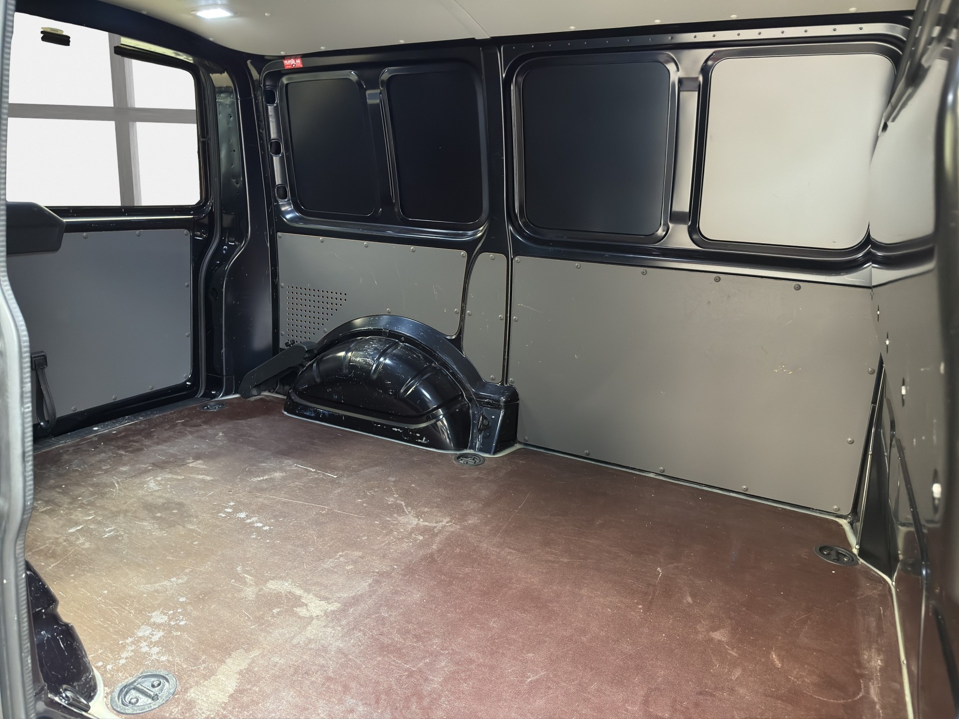 VW T6.1 2.0 TDI Entry-image-7