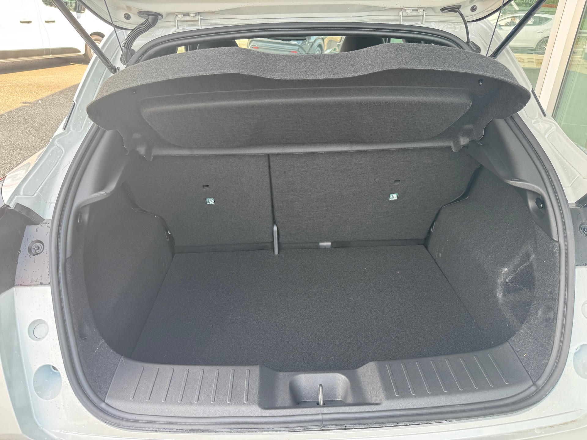 NISSAN Juke 1.6 FHEV N-Connecta-image-10