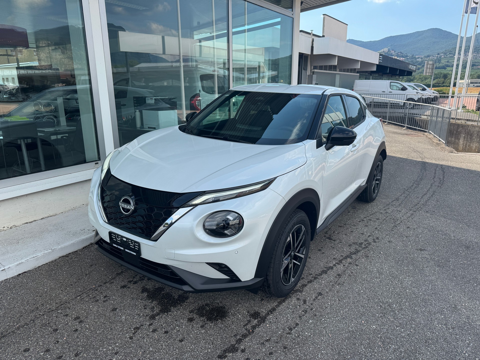 NISSAN Juke 1.6 FHEV N-Connecta-image-0