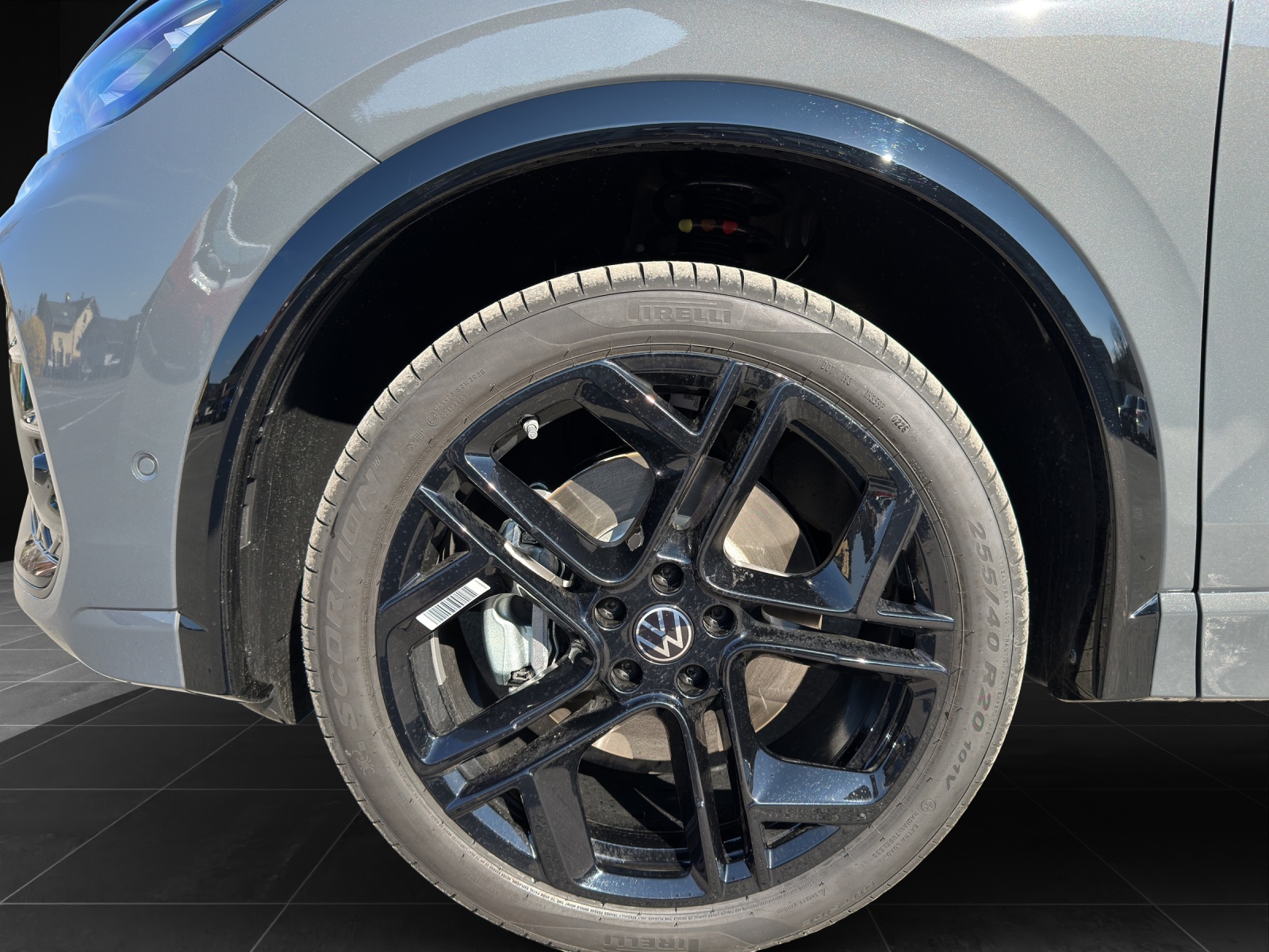 VW Tiguan 2.0 TDI SCR R-Line 4Motion DSG-image-13