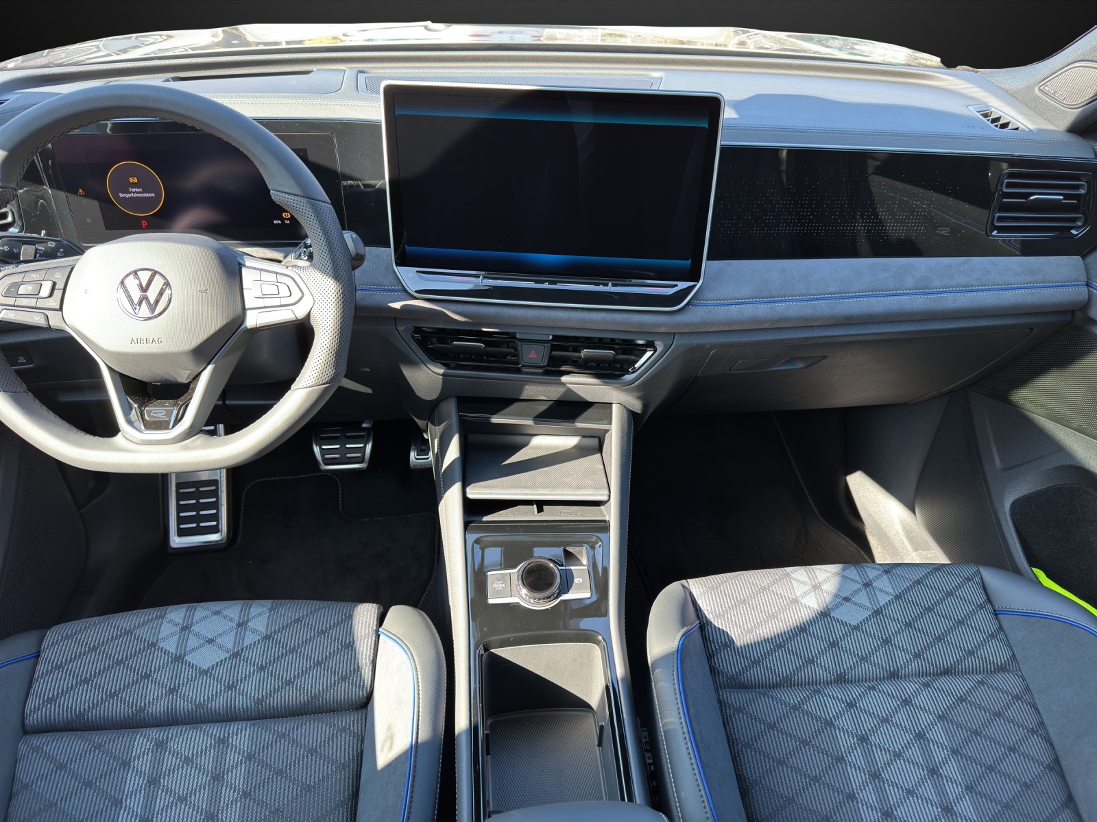 VW Tiguan 2.0 TDI SCR R-Line 4Motion DSG-image-11