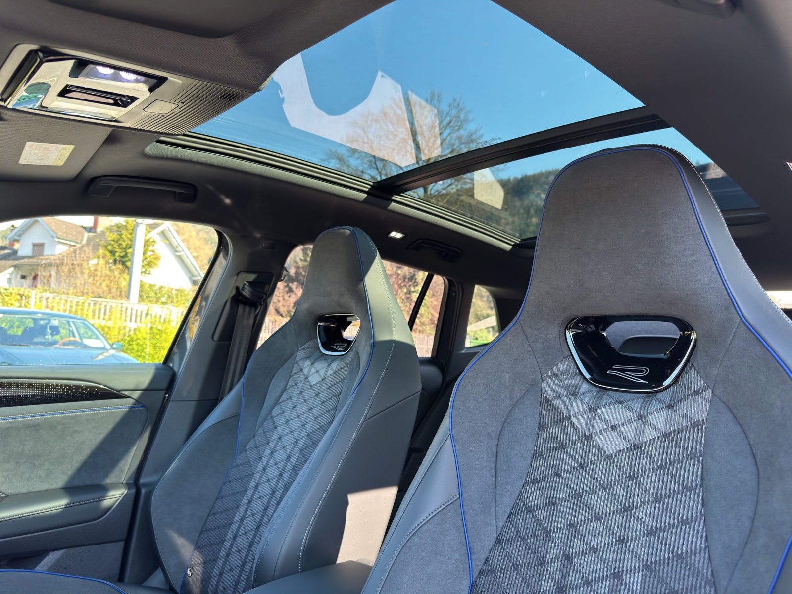 VW Tiguan 2.0 TDI SCR R-Line 4Motion DSG-image-14