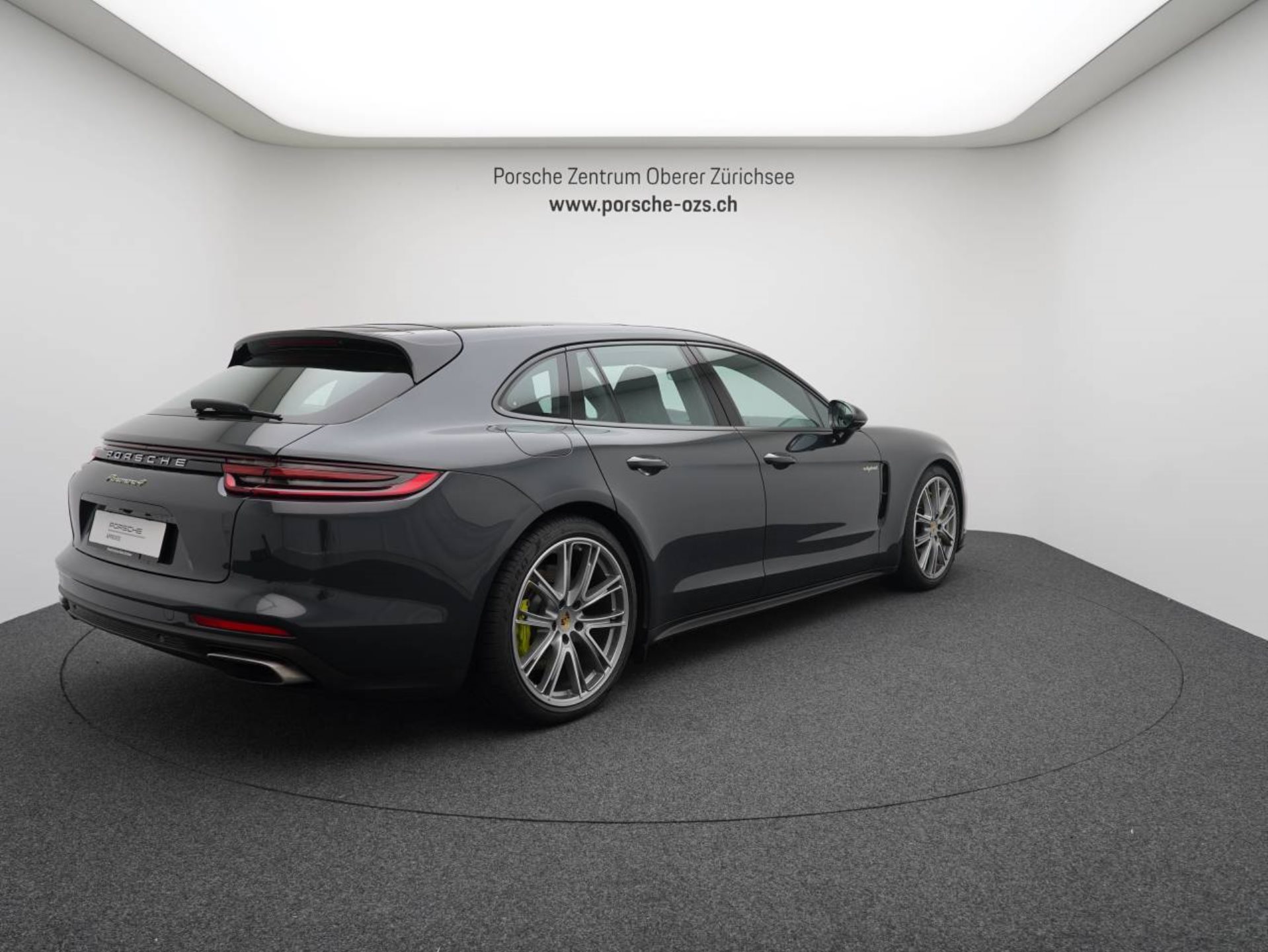 PORSCHE Panamera 4 E-Hybrid Sport Turismo-image-6
