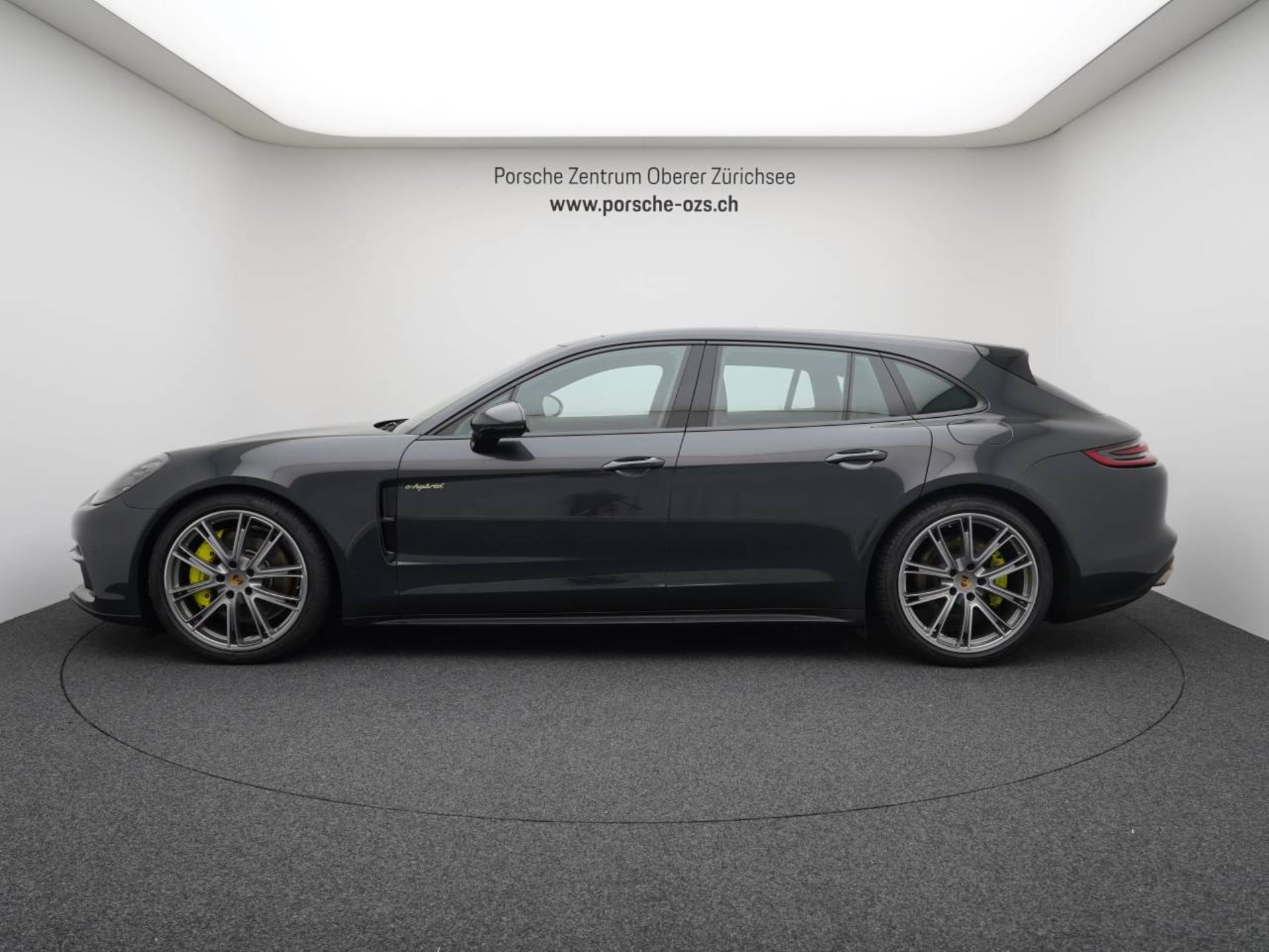 PORSCHE Panamera 4 E-Hybrid Sport Turismo-showroom-element-1