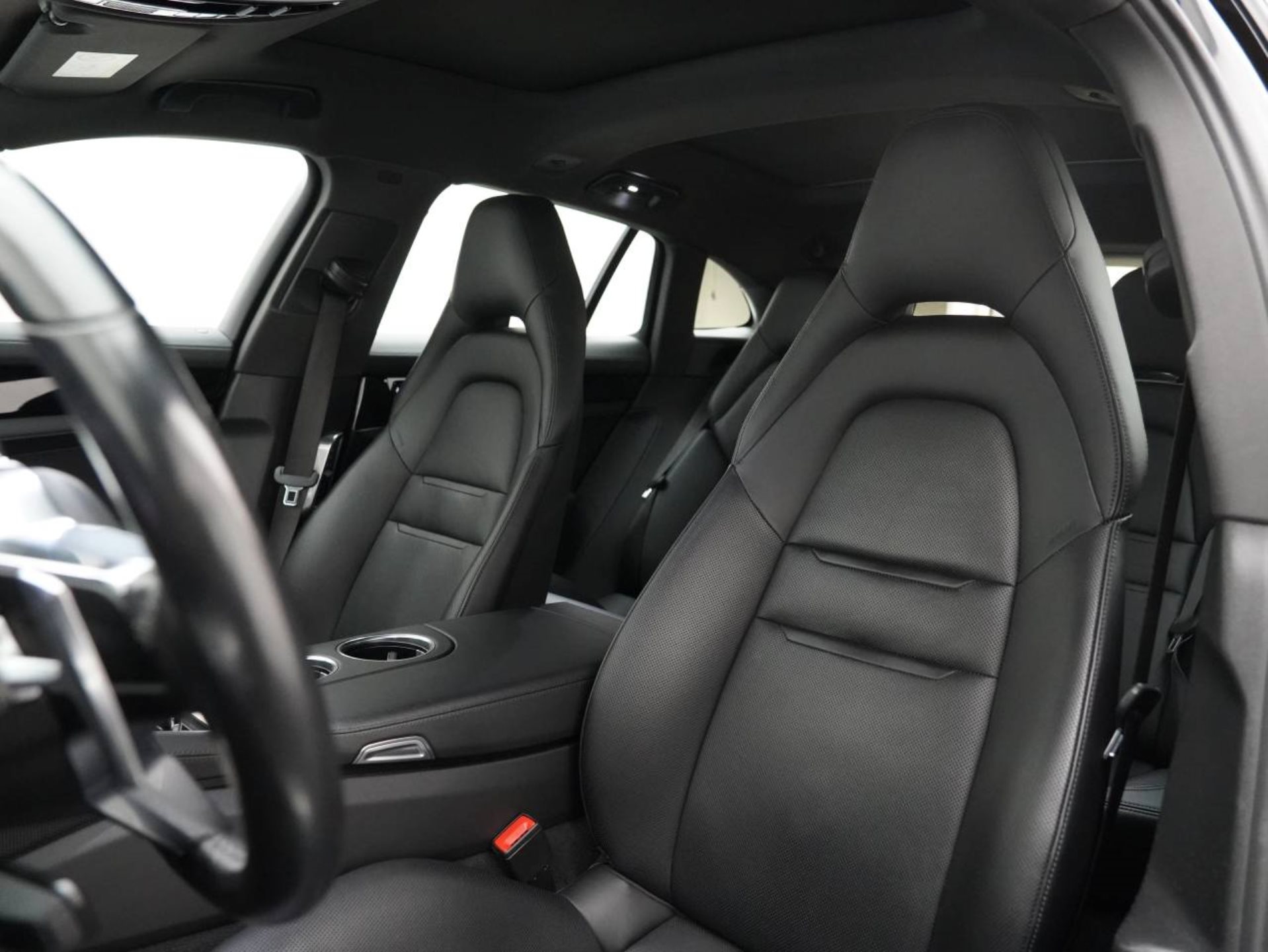 PORSCHE Panamera 4 E-Hybrid Sport Turismo-image-4