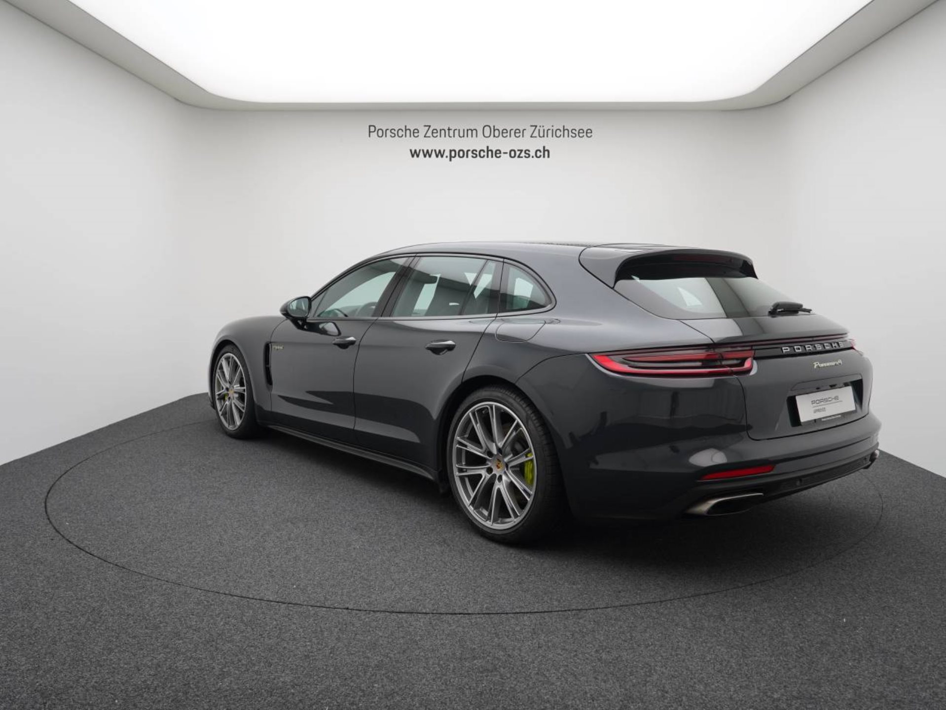 PORSCHE Panamera 4 E-Hybrid Sport Turismo-showroom-element-2