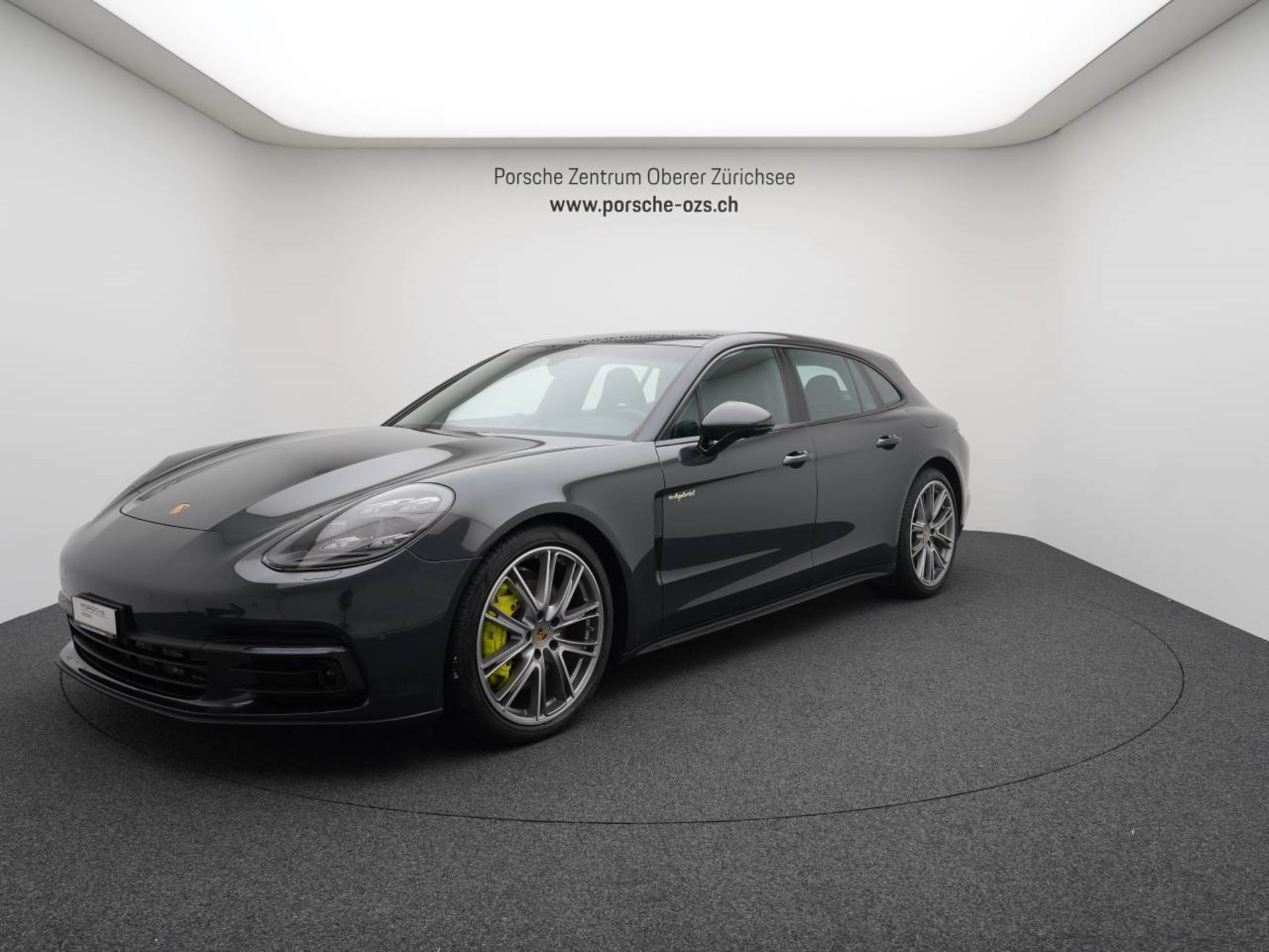 PORSCHE Panamera 4 E-Hybrid Sport Turismo-image-10