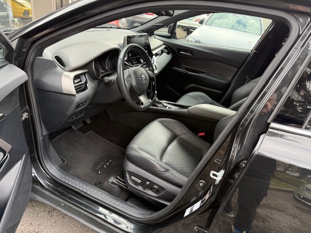 TOYOTA C-HR 2.0 HSD CVT Premium-image-7