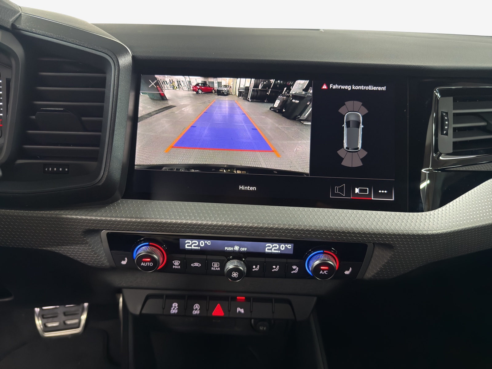 AUDI A1 Sportback 35 TFSI S Line S-tronic-image-13