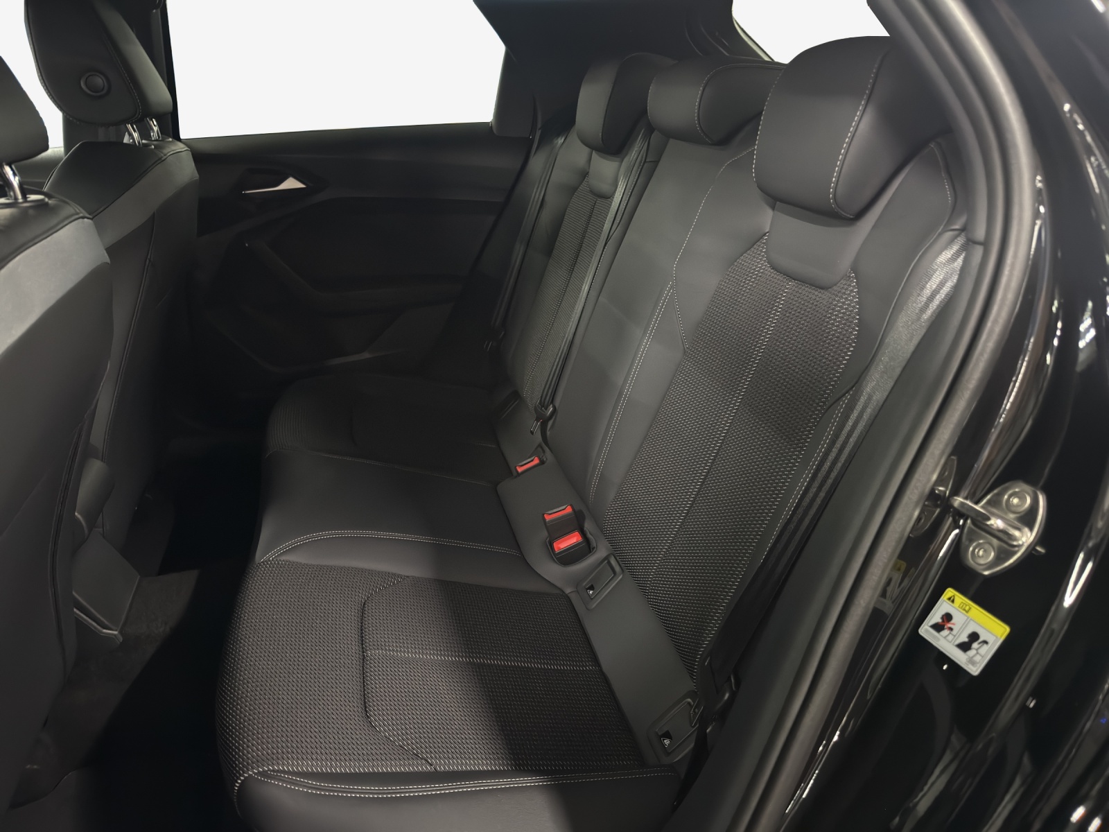 AUDI A1 Sportback 35 TFSI S Line S-tronic-image-10