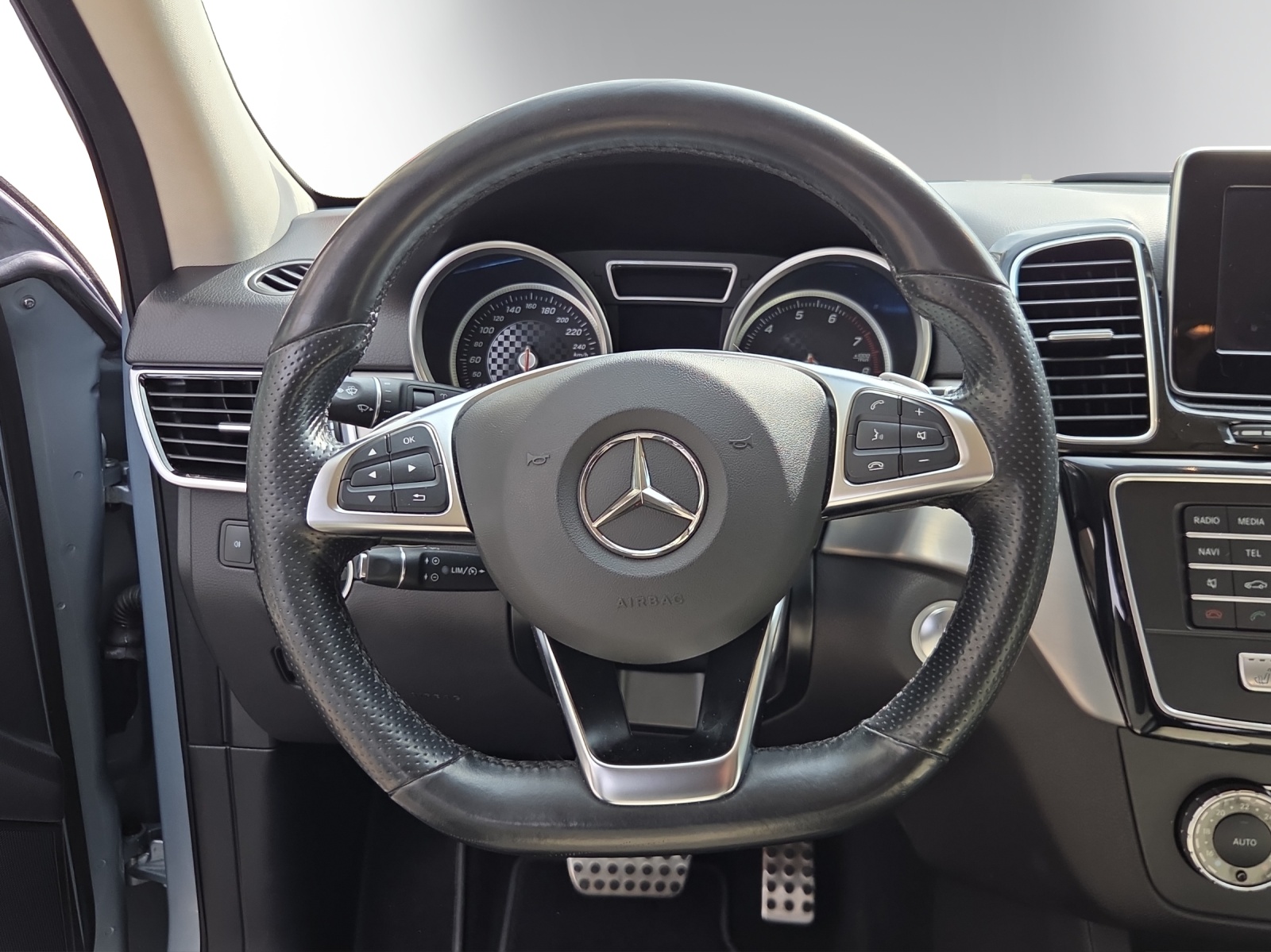 MERCEDES-BENZ GLE 400 Executive 4Matic 9G-Tronic-image-8