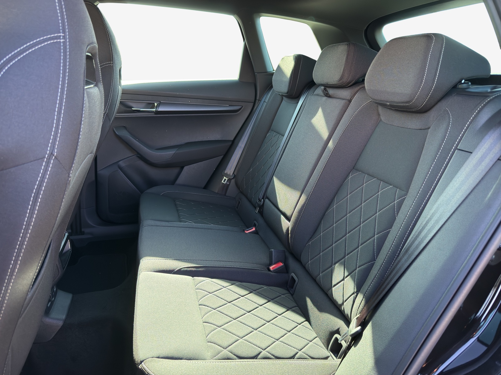 SKODA Karoq 1.5 TSI Dynamic DSG-image-11
