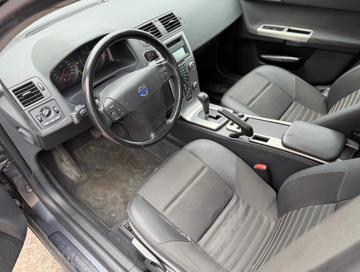 VOLVO V50 2.0D Summum Powershift-image-5