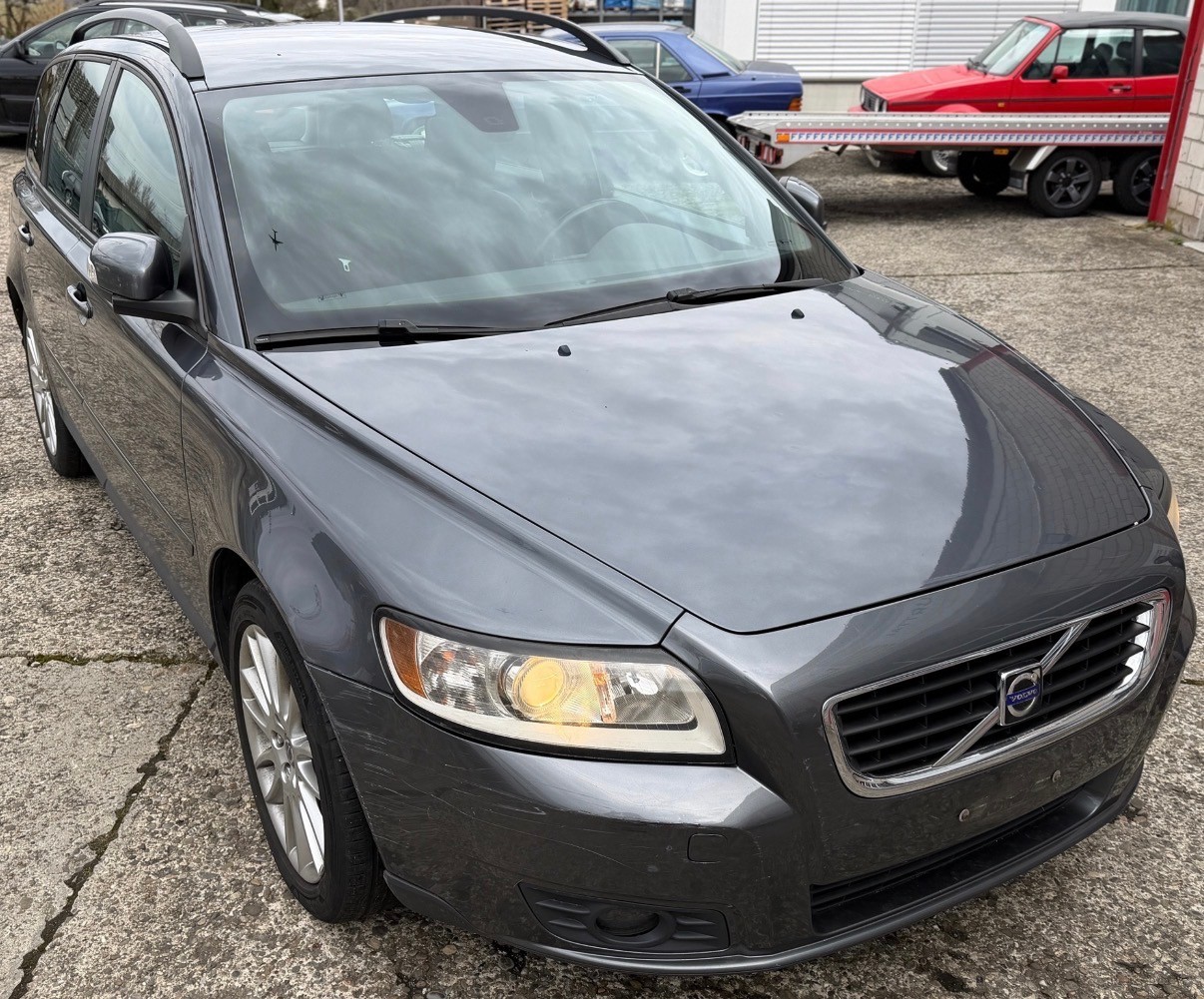 VOLVO V50 2.0D Summum Powershift