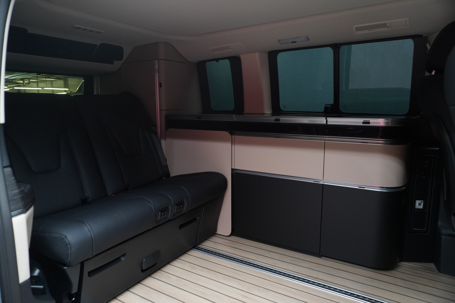 MERCEDES-BENZ Marco Polo 300 d 4M A-image-14