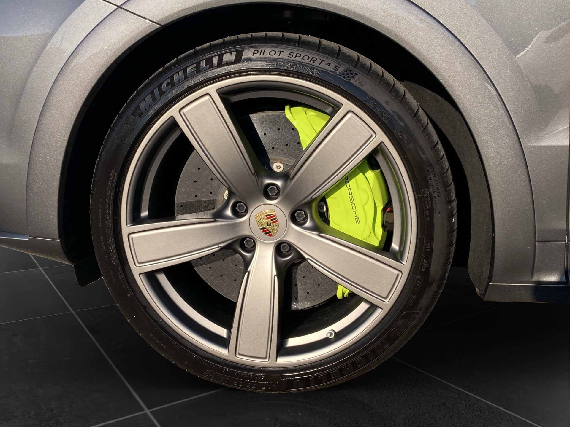 PORSCHE Cayenne 4.0 V8 Turbo S E-Hybri-image-7