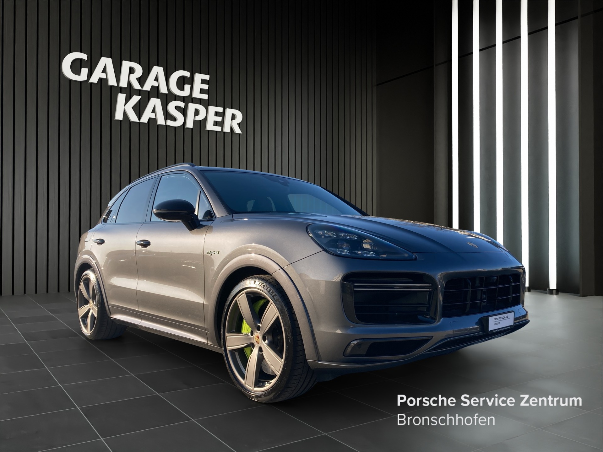 PORSCHE Cayenne 4.0 V8 Turbo S E-Hybri-image-6