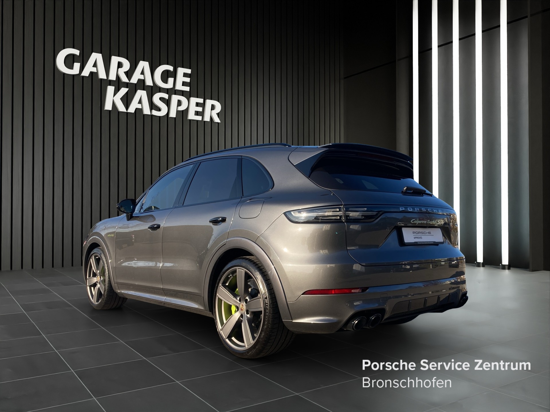 PORSCHE Cayenne 4.0 V8 Turbo S E-Hybri-image-2
