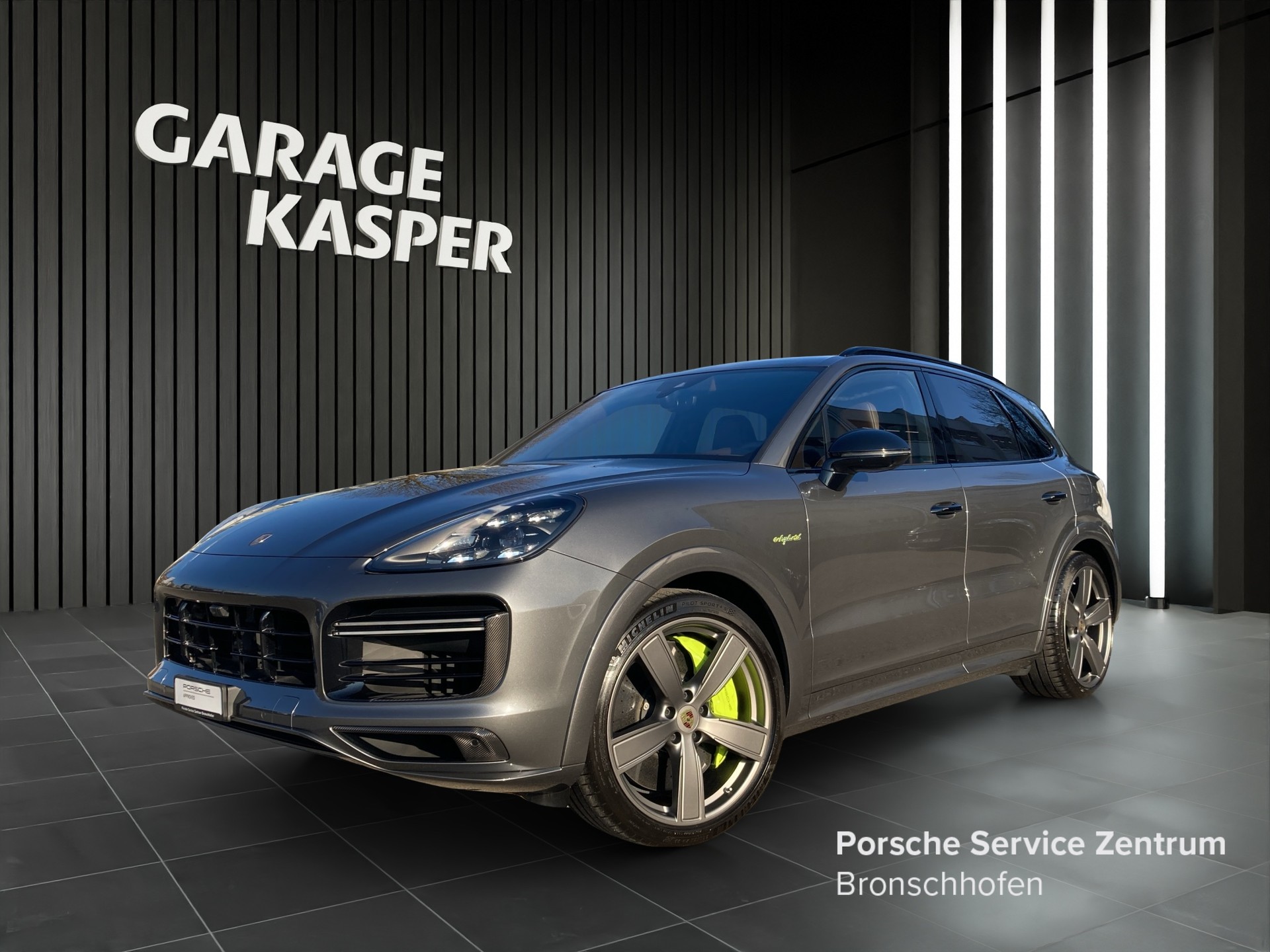 PORSCHE Cayenne 4.0 V8 Turbo S E-Hybri-image-0