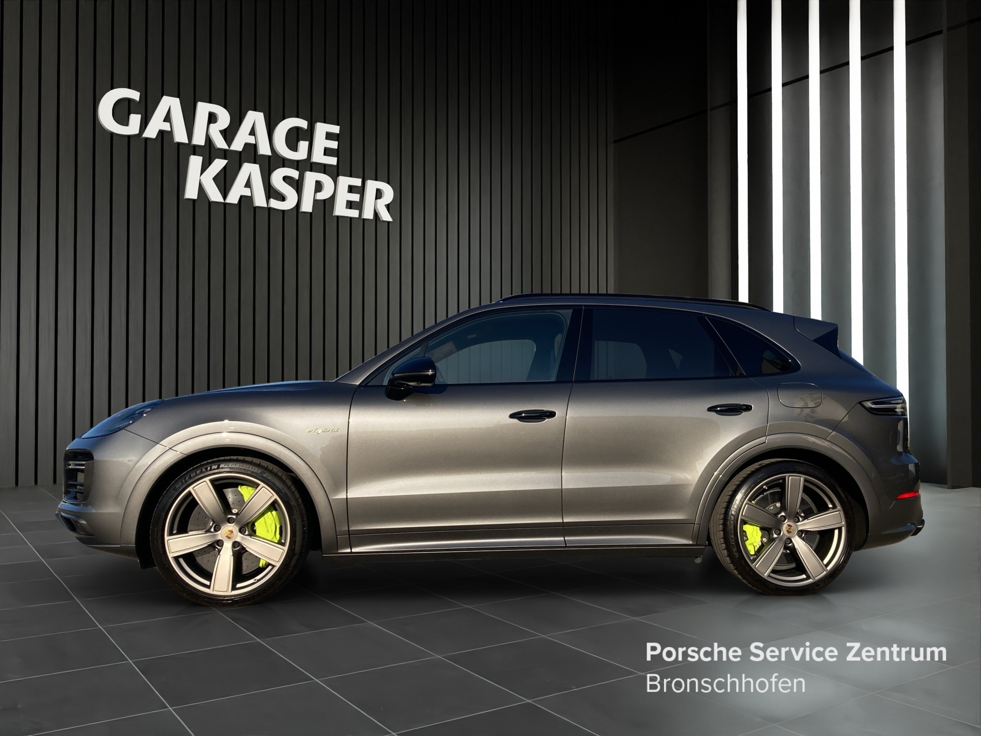 PORSCHE Cayenne 4.0 V8 Turbo S E-Hybri-image-1