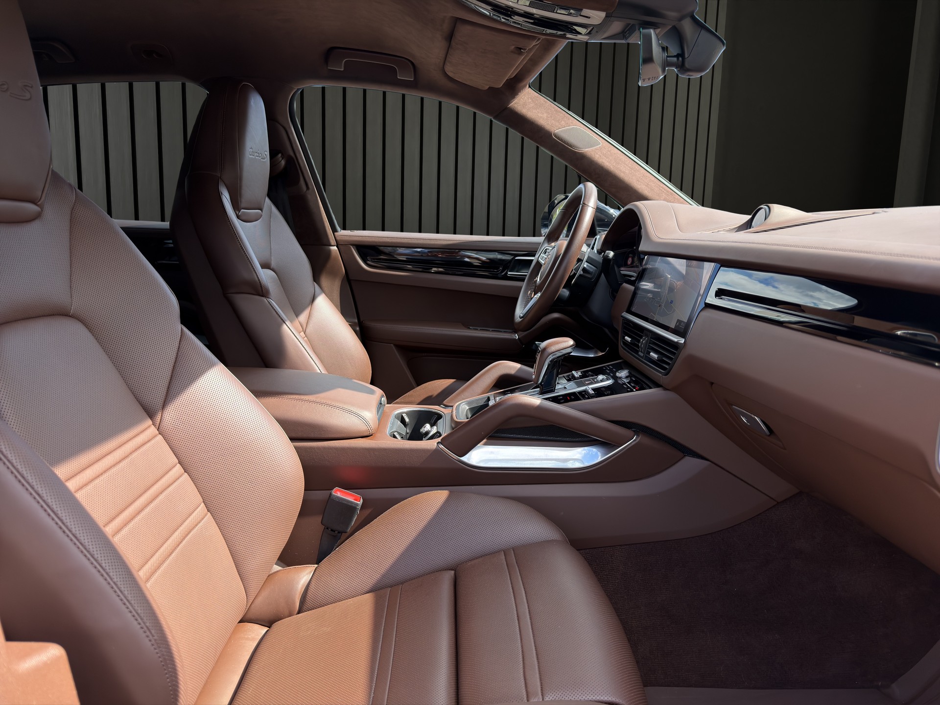 PORSCHE Cayenne 4.0 V8 Turbo S E-Hybri-image-17