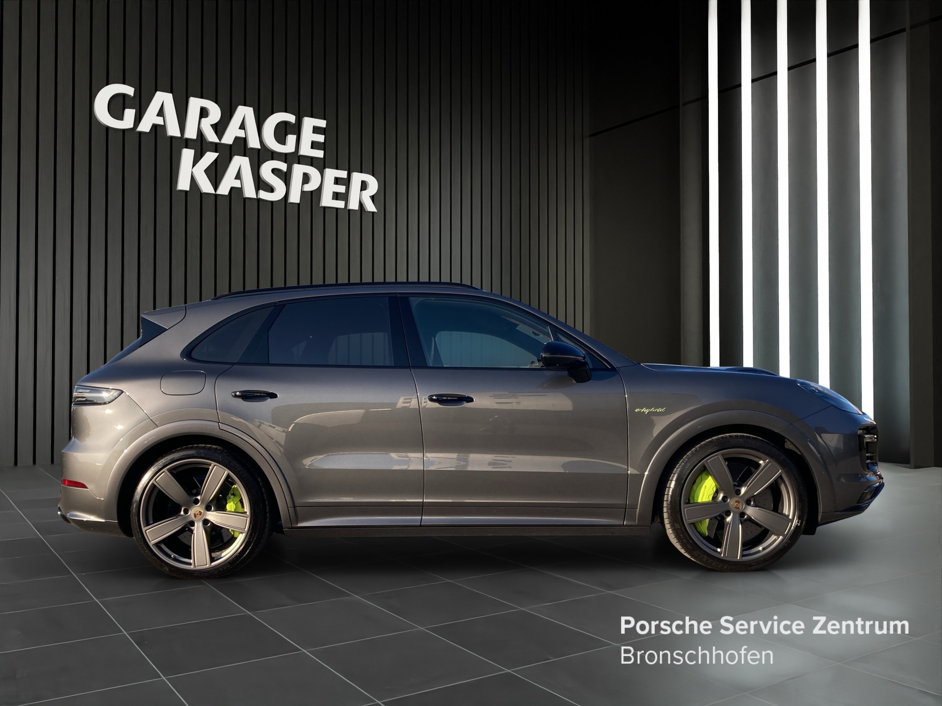 PORSCHE Cayenne 4.0 V8 Turbo S E-Hybri-image-5