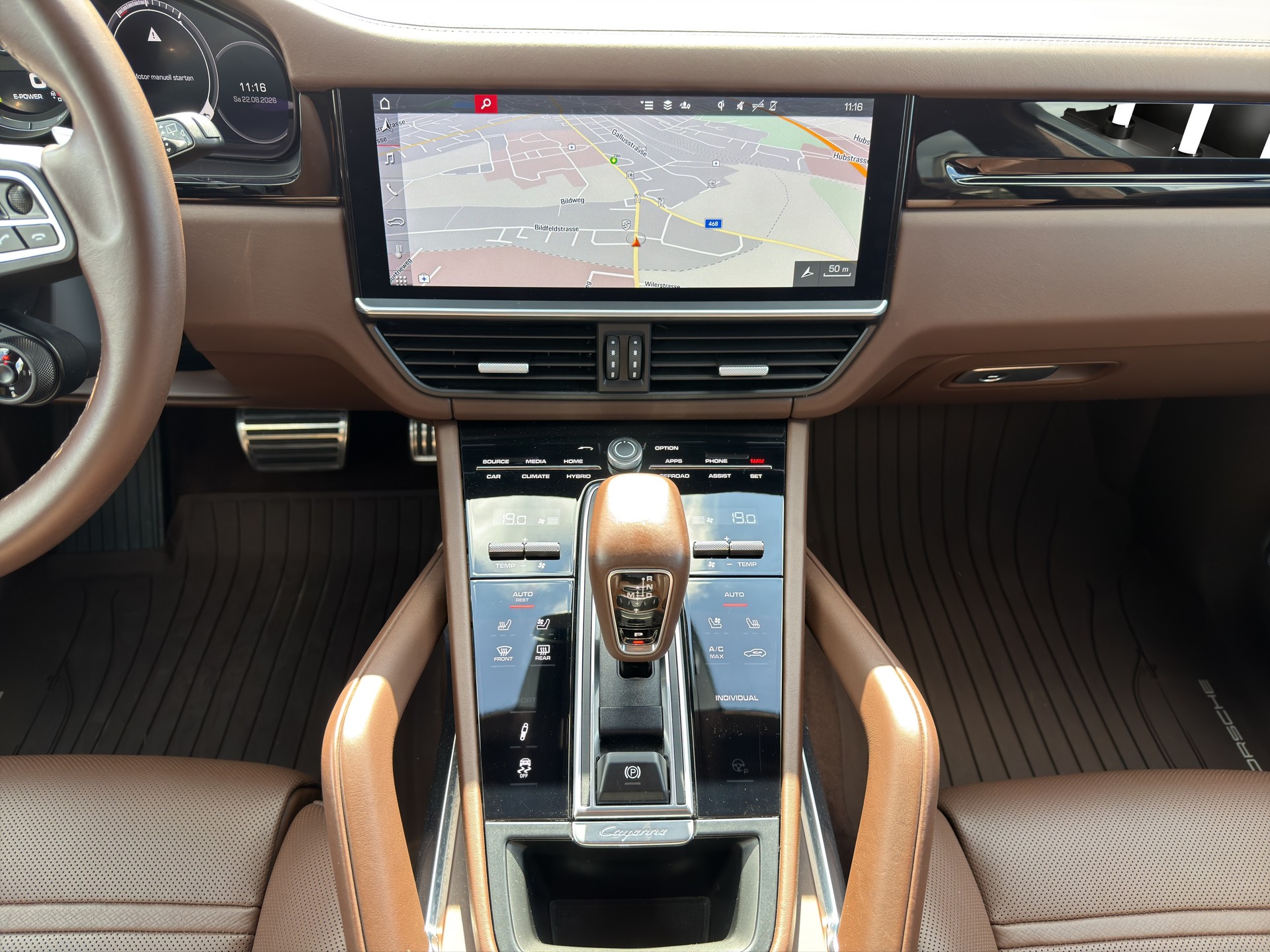 PORSCHE Cayenne 4.0 V8 Turbo S E-Hybri-image-15