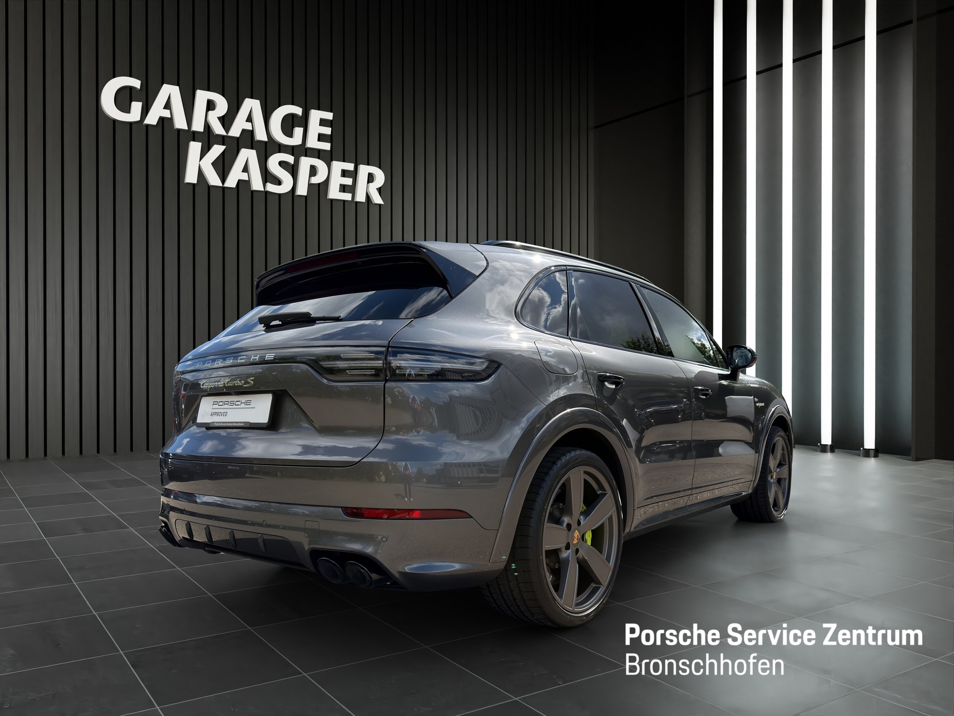PORSCHE Cayenne 4.0 V8 Turbo S E-Hybri-image-4
