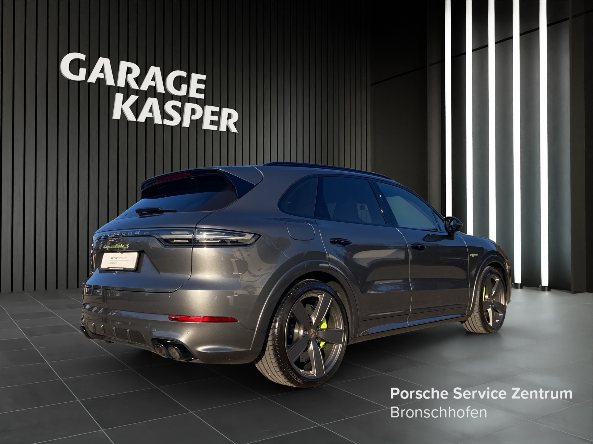 PORSCHE Cayenne 4.0 V8 Turbo S E-Hybri-image-4