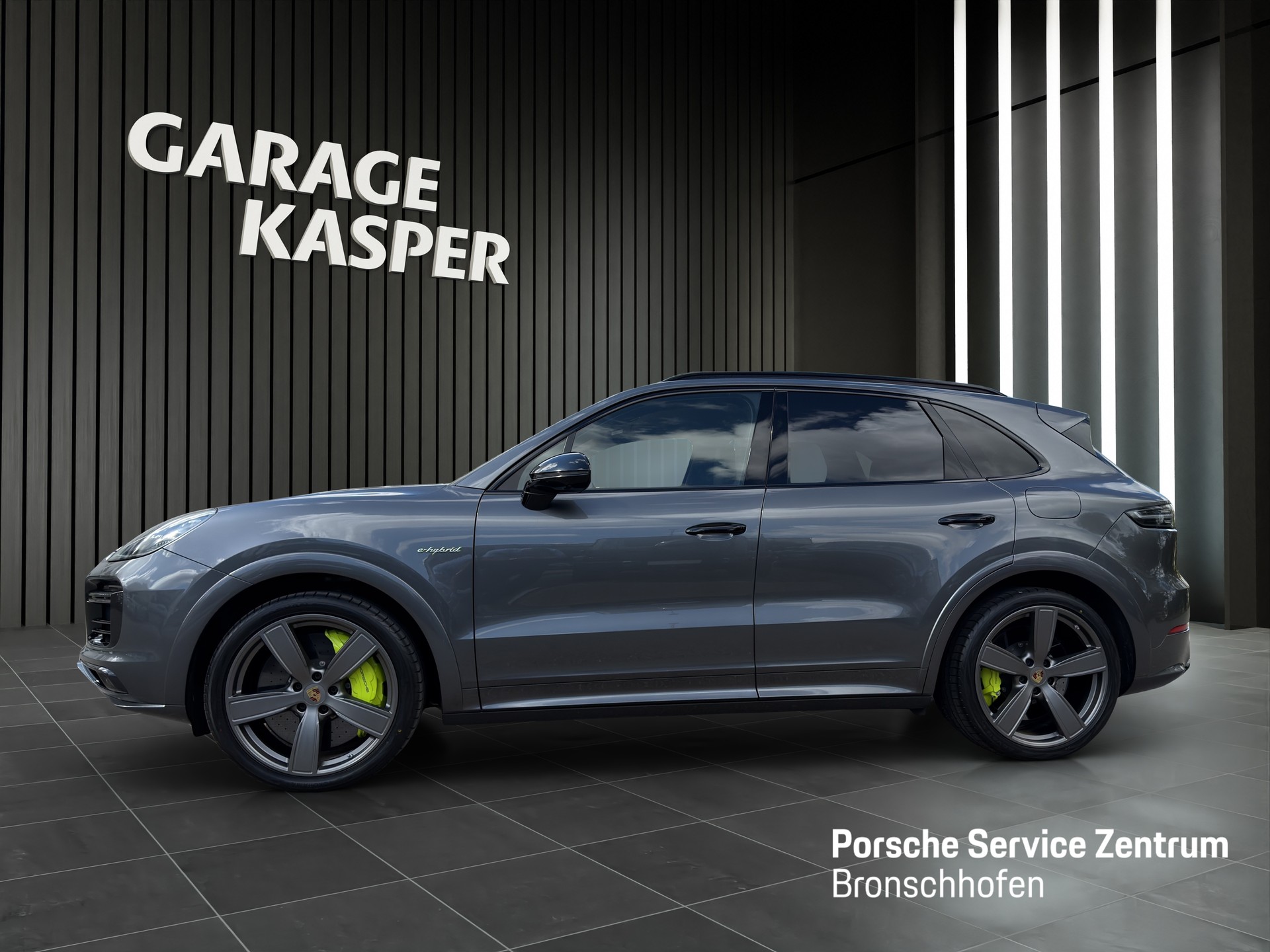 PORSCHE Cayenne 4.0 V8 Turbo S E-Hybri-image-1