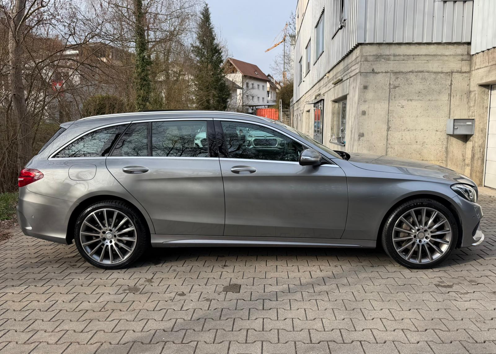 MERCEDES-BENZ C 400 AMG Line 4Matic 7G-Tronic-image-5