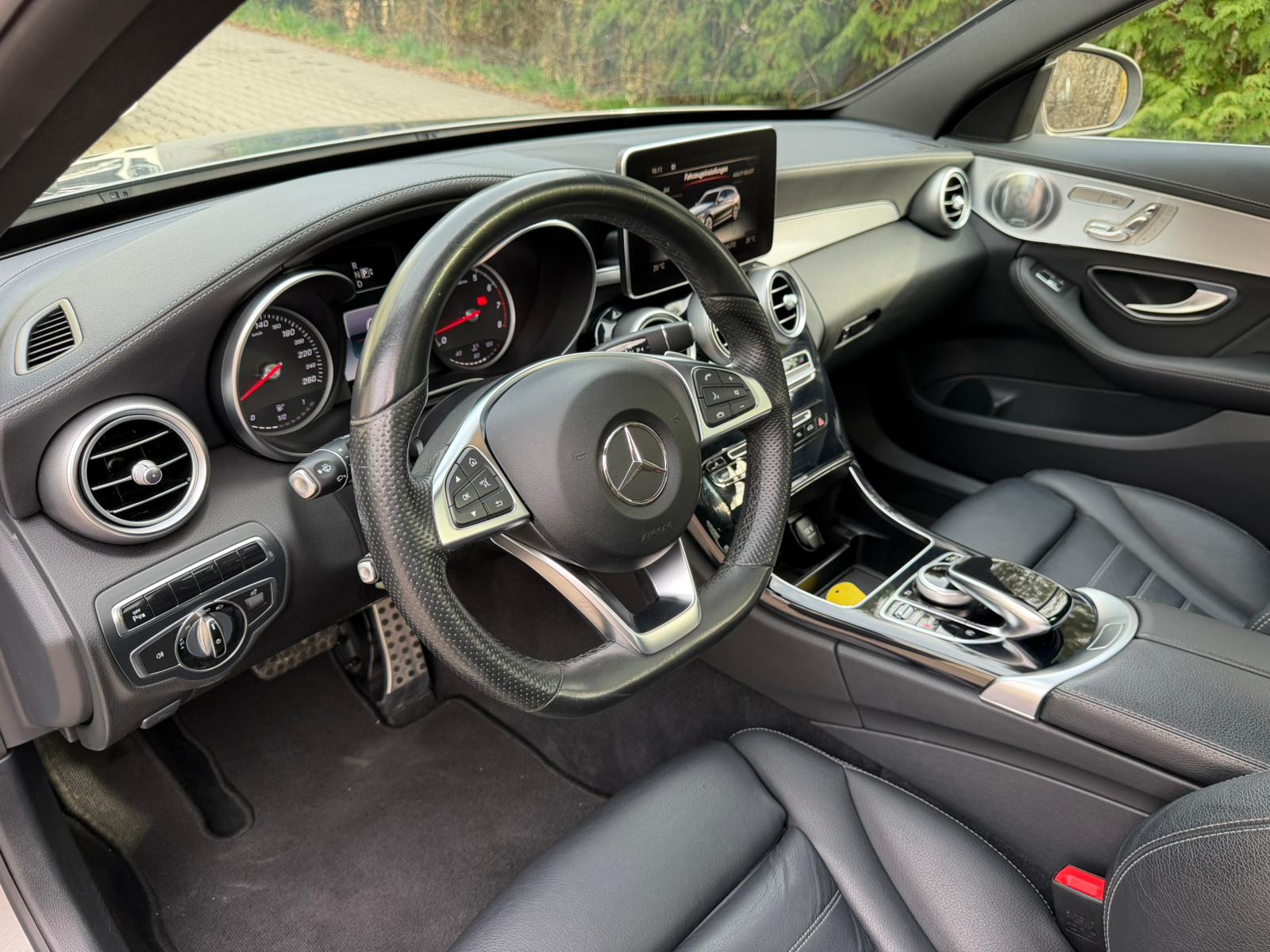 MERCEDES-BENZ C 400 AMG Line 4Matic 7G-Tronic-image-10