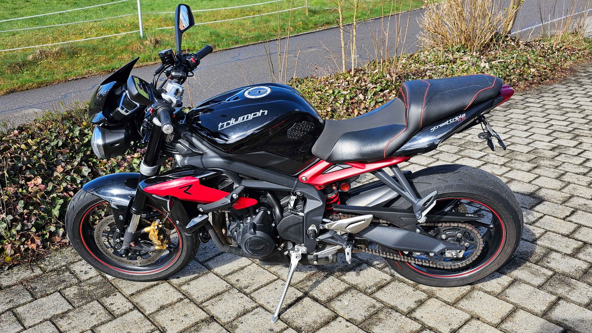 TRIUMPH Street Triple 675 R ABS-showroom-element-1