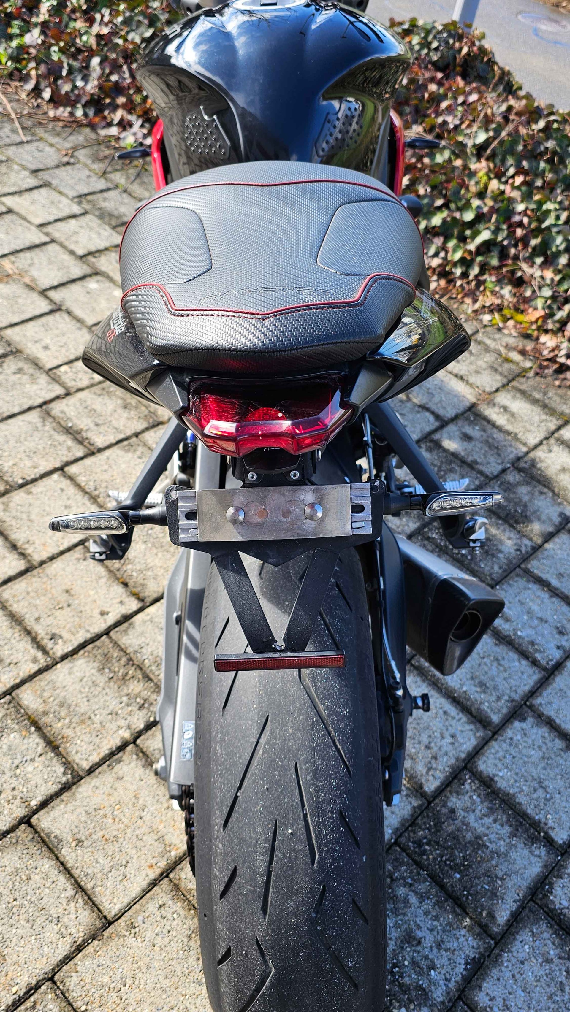 TRIUMPH Street Triple 675 R ABS-showroom-element-3