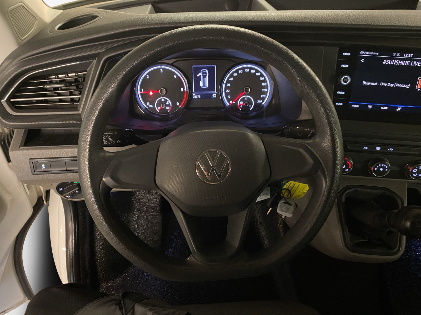 VW T6.1 2.0 TDI 4Motion-image-9