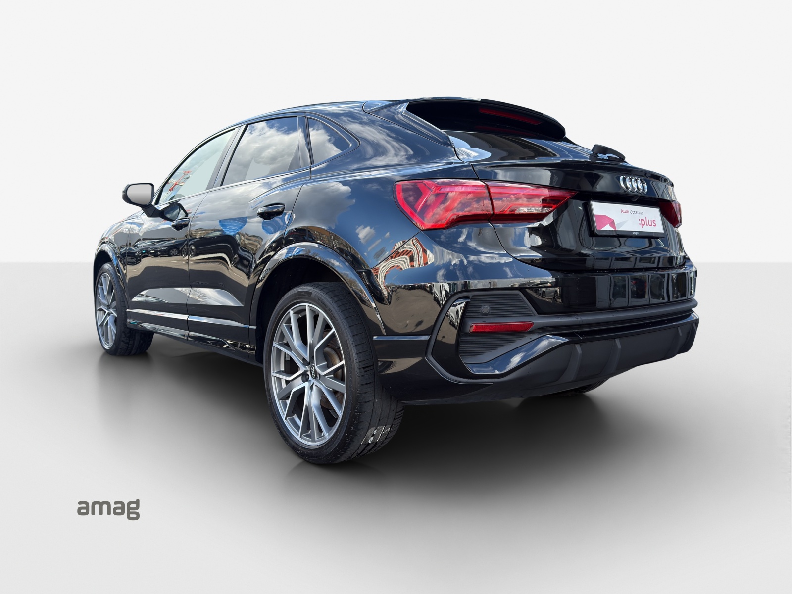 AUDI Q3 Sportback 45 TFSI S line quattro S-tronic-image-2