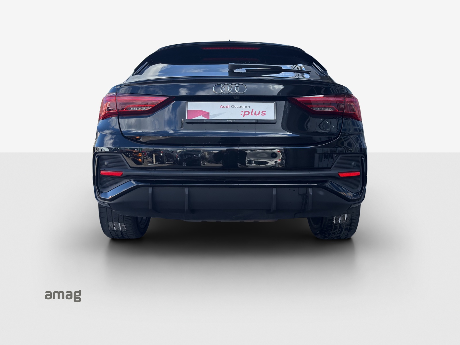 AUDI Q3 Sportback 45 TFSI S line quattro S-tronic-image-3
