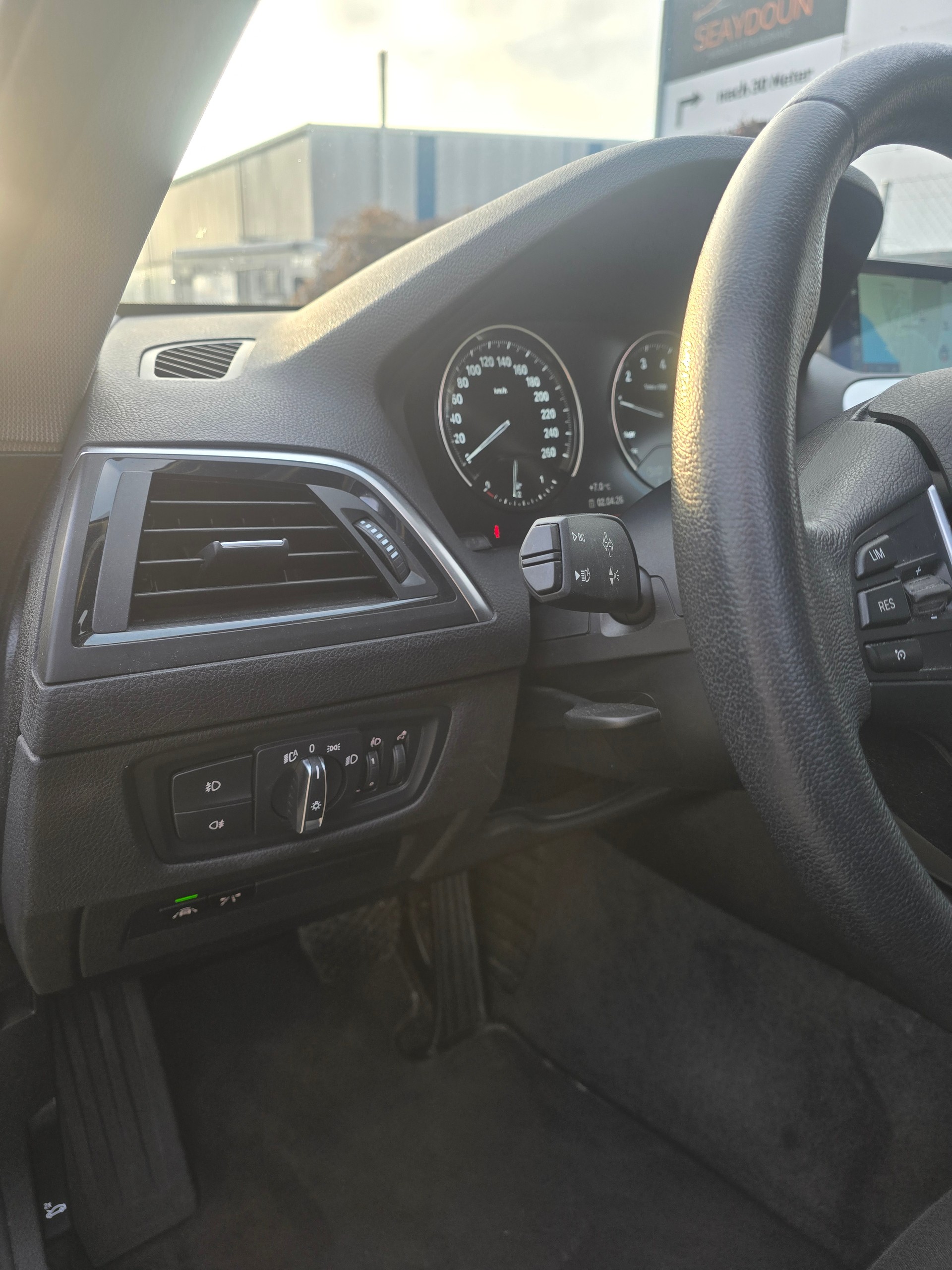 BMW 118i Steptronic-image-12