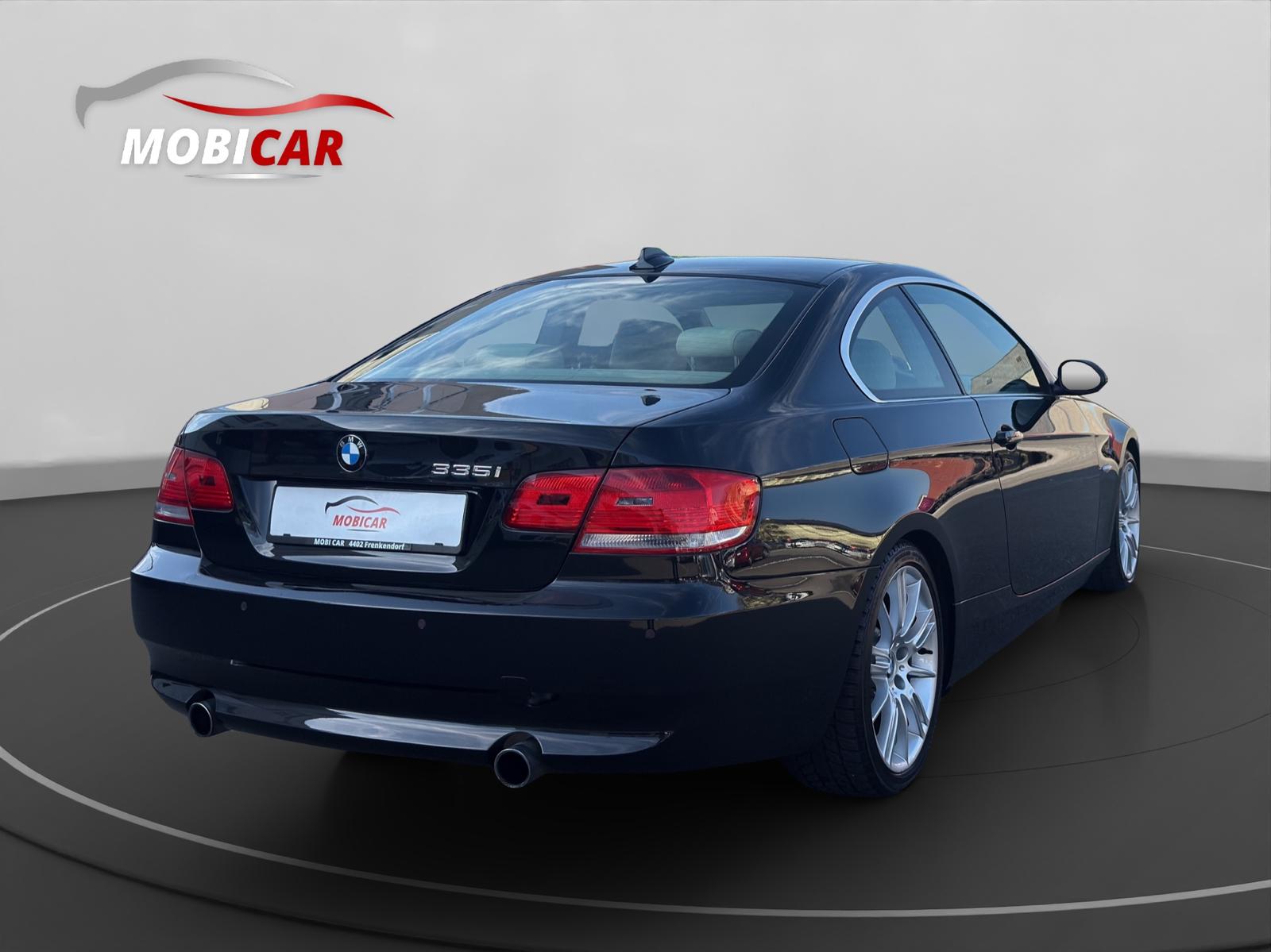BMW 335i Coupé-image-4