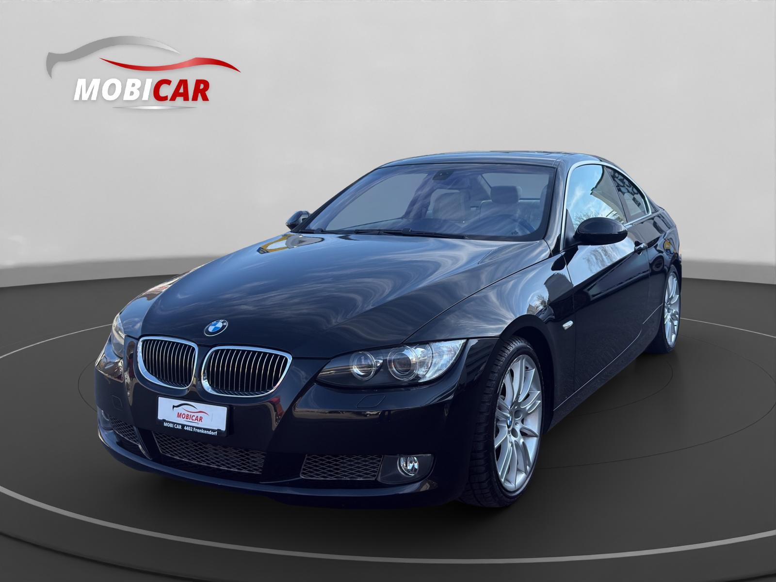BMW 335i Coupé-image-0