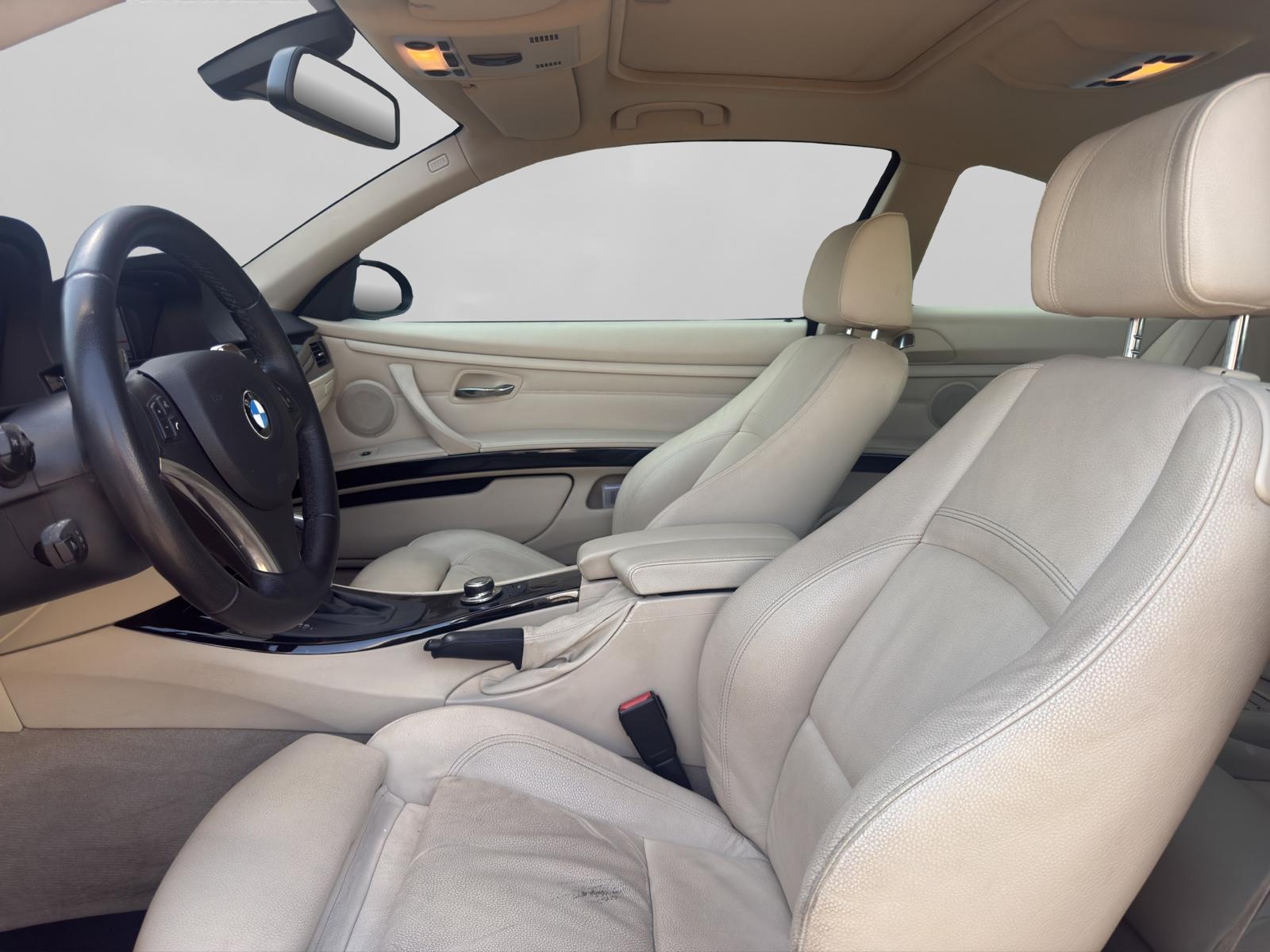 BMW 335i Coupé-image-8