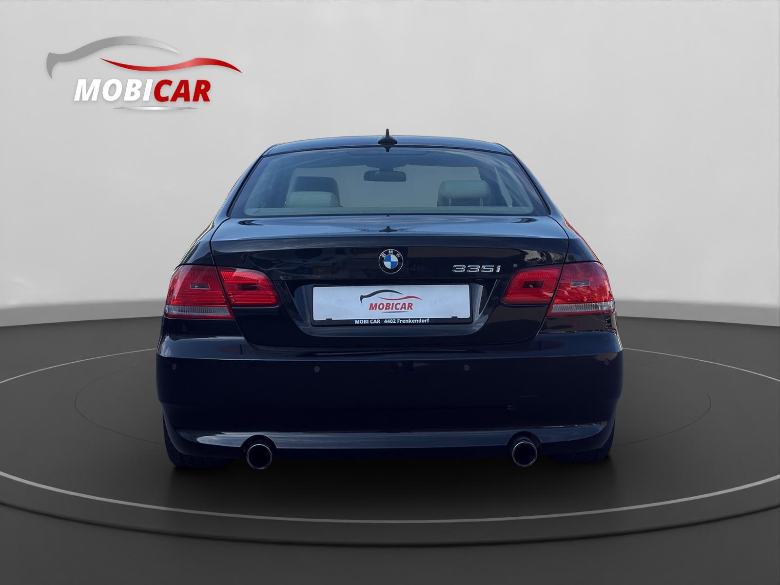BMW 335i Coupé-image-2