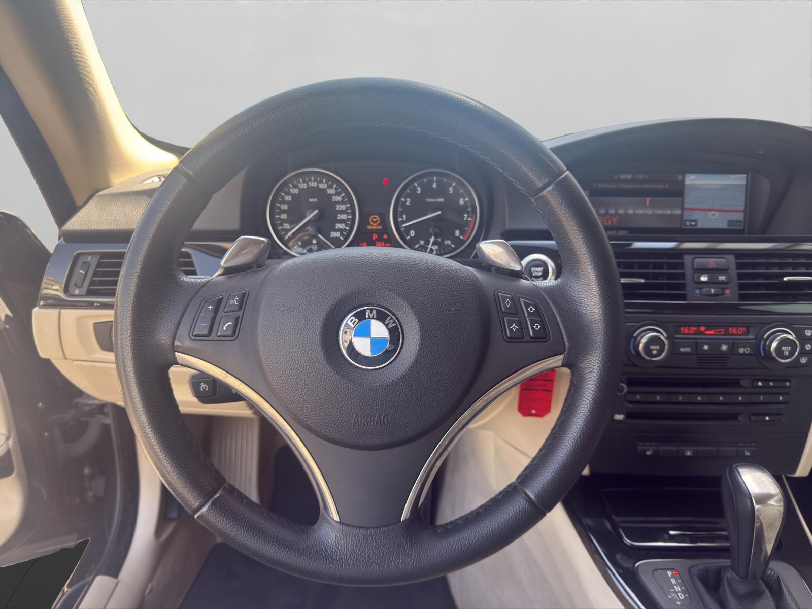 BMW 335i Coupé-image-9
