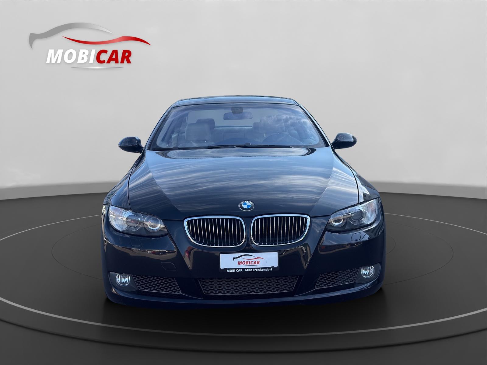 BMW 335i Coupé-image-7