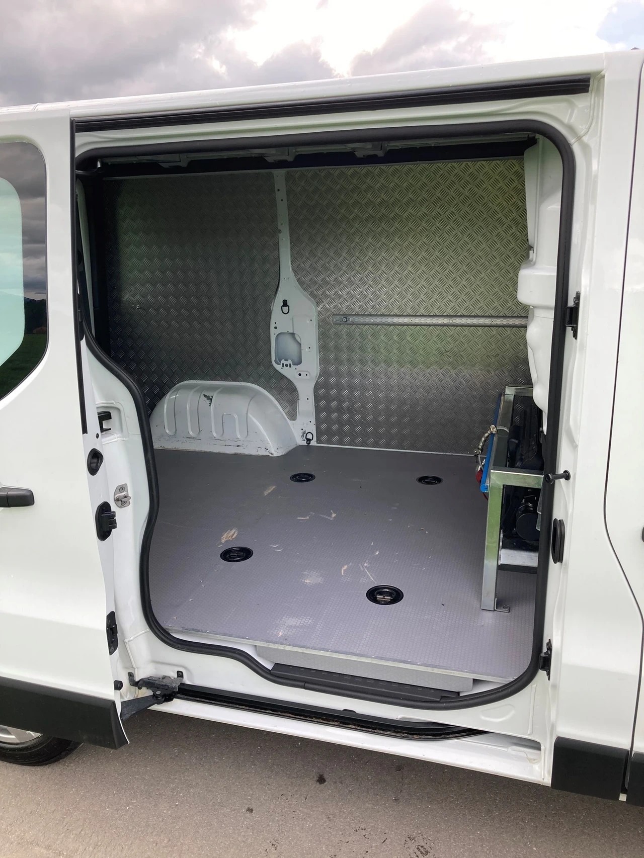 RENAULT Trafic 1.6 dCi 120 2.9t Business L1H1 **Laderampe**Nutzlast 1'700 KG**-image-8