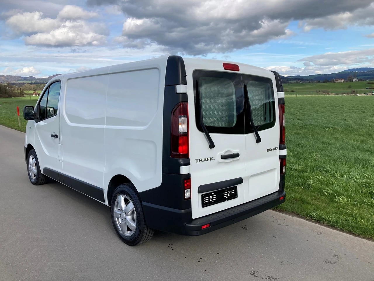 RENAULT Trafic 1.6 dCi 120 2.9t Business L1H1 **Laderampe**Nutzlast 1'700 KG**-image-4