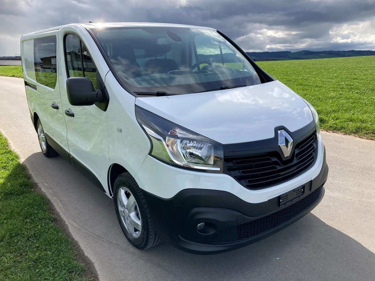 RENAULT Trafic 1.6 dCi 120 2.9t Business L1H1 **Laderampe**Nutzlast 1'700 KG**-image-2
